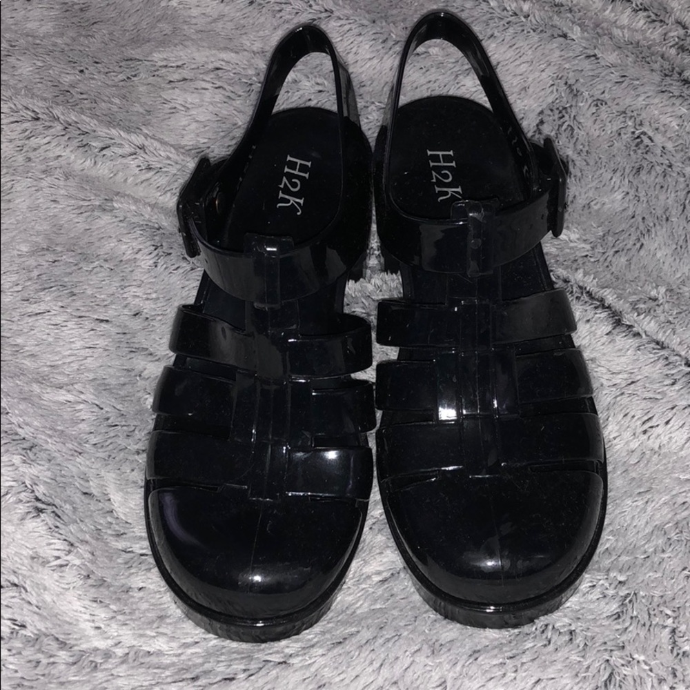 Black jellies